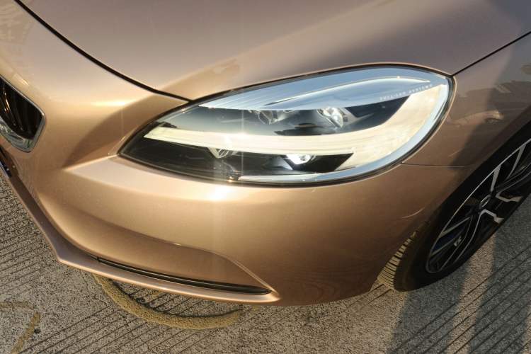Used Volvo V40 2017 T3 Zhiyi Edition Left Front Headlight