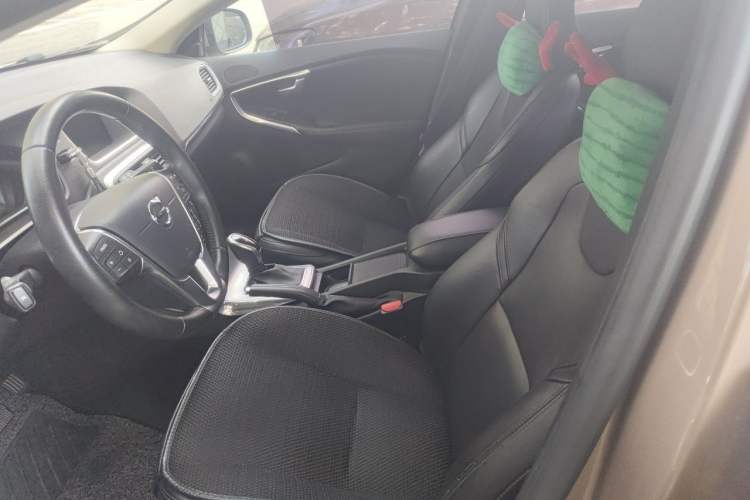 Used Volvo V40 2017 T4 Smart Luxury Edition Left Front Seat