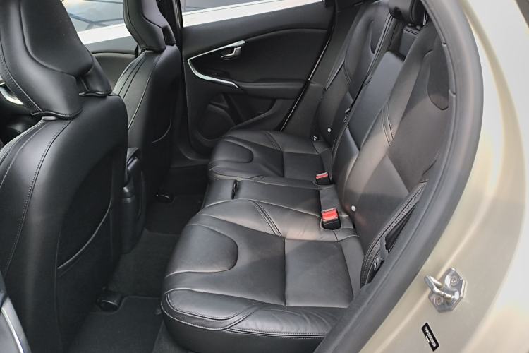 Used Volvo V40 2017 T3 Zhiya Edition Left Rear Seat