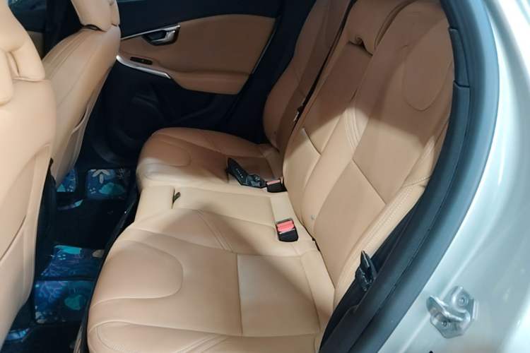 Used Volvo V40 2017 T3 Zhiyi Edition Left Rear Seat