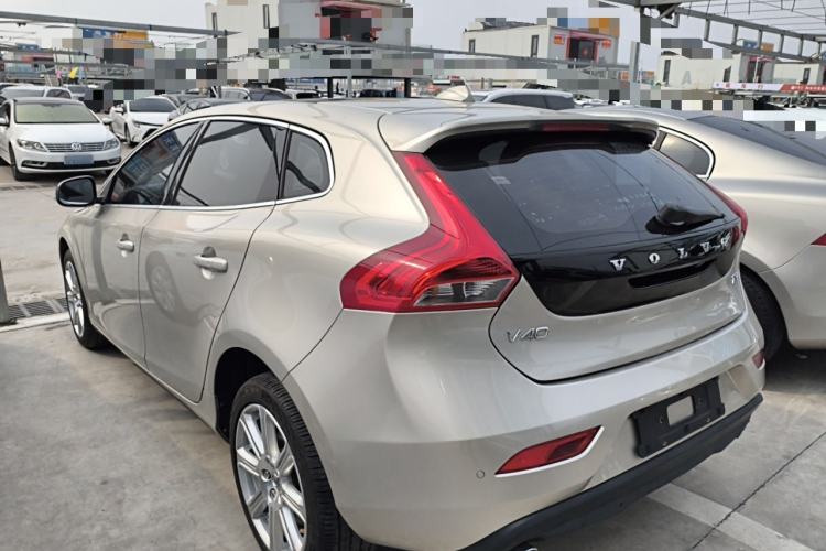 Used Volvo V40 2017 T3 Zhiya Edition Rear Left 45 Deg
