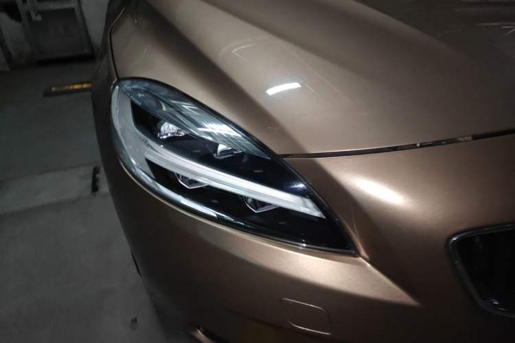 Used Volvo V40 2017 T3 Zhiyi Edition Right Front Headlight