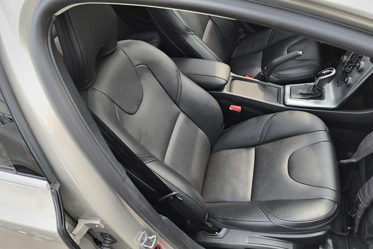 Used Volvo V40 2017 T3 Zhiya Edition Right Front Seat