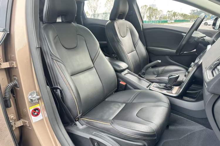 Used Volvo V40 2017 Cross Country T3 Zhiya Edition Right Front Seat