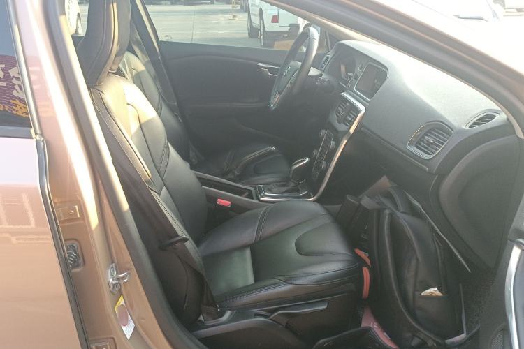 Used Volvo V40 2017 T3 Zhiyi Edition Right Front Seat