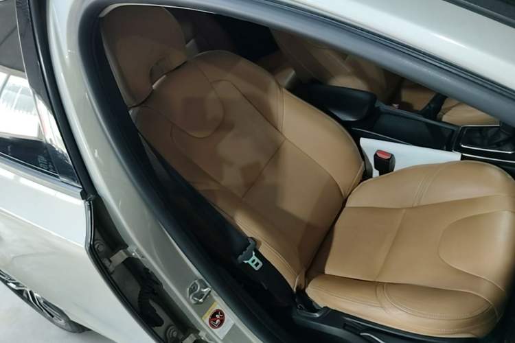 Used Volvo V40 2017 T3 Zhiyi Edition Right Front Seat