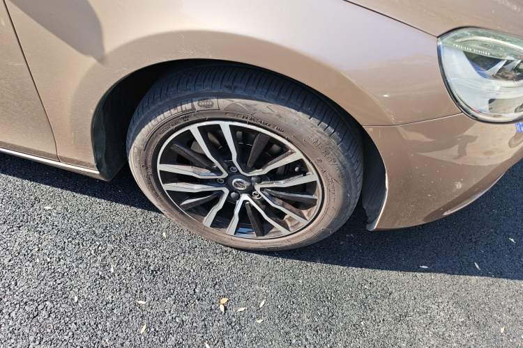 Used Volvo V40 2017 T3 Zhiyi Edition Right Front Wheel Hub