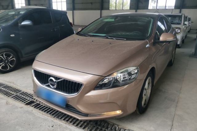 Used Volvo V40 2017 T3 Smart Edition