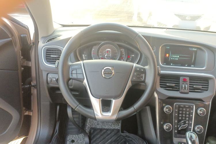 Used Volvo V40 2017 T3 Zhiyi Edition Steering Wheel