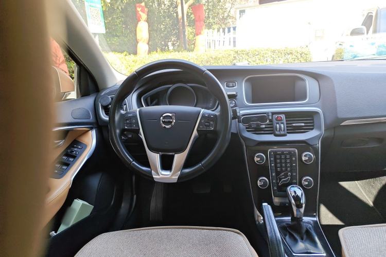 Used Volvo V40 2017 T3 Zhiyi Edition Steering Wheel