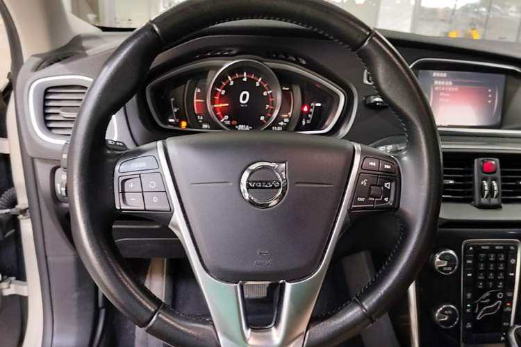 Used Volvo V40 2017 T3 Zhiyi Edition Steering Wheel