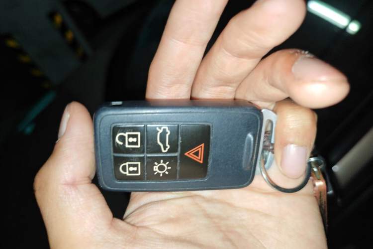 Used Volvo V40 2017 T3 Zhiyi Edition Vehicle Key
