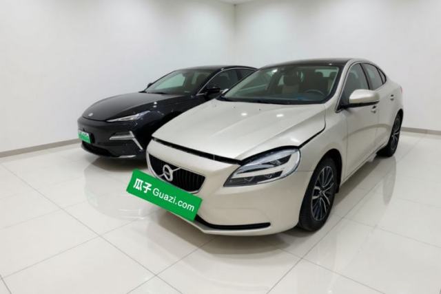 Used Volvo V40 2017 T3 Zhiyi Edition