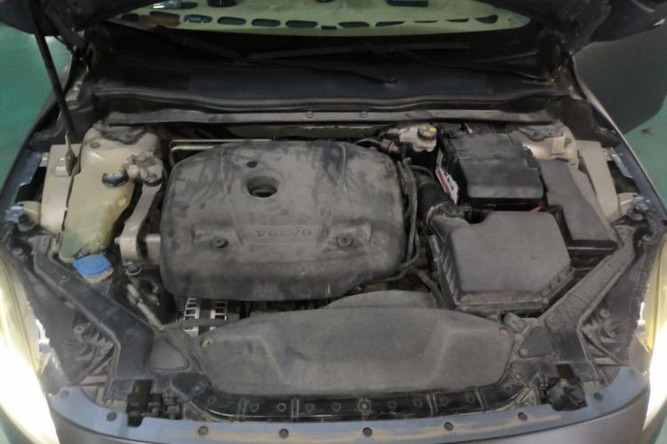 Used Volvo V40 2017 T3 Zhiya Edition Engine Bay