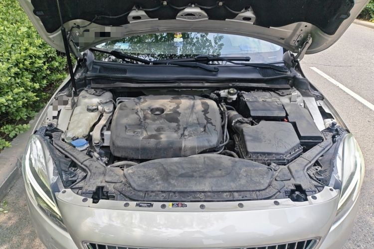 Used Volvo V40 2017 T3 Zhiya Edition Engine Bay