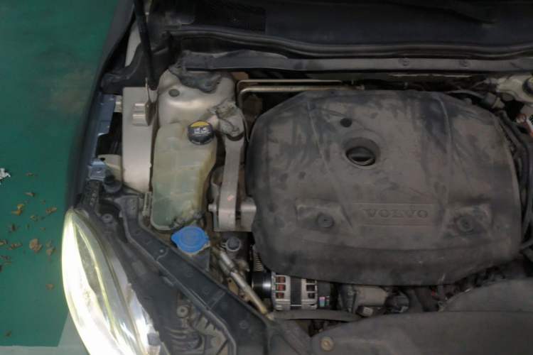 Used Volvo V40 2017 T3 Zhiya Edition Engine Bay Right