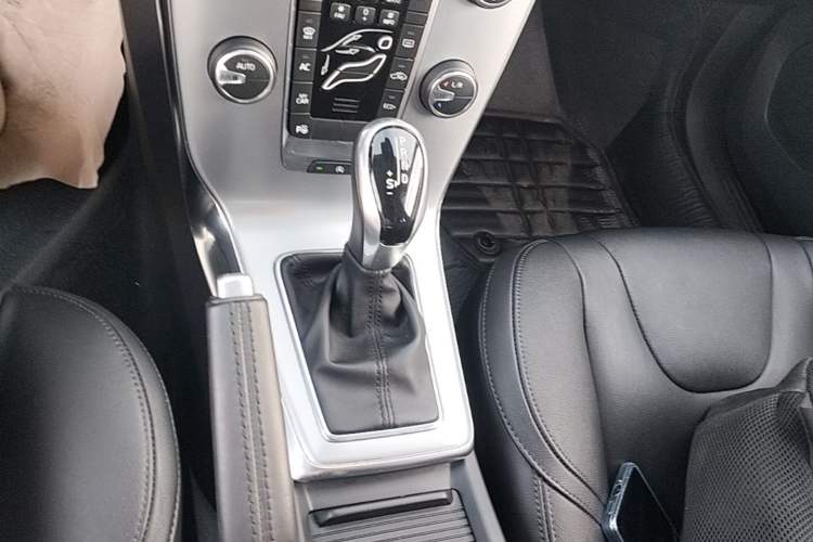 Used Volvo V40 2017 T3 Zhiya Edition Gear Lever