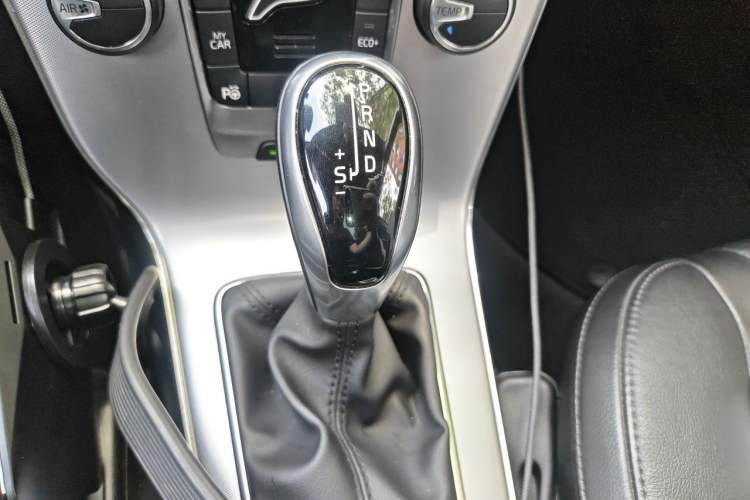 Used Volvo V40 2017 T3 Zhiya Edition Gear Lever