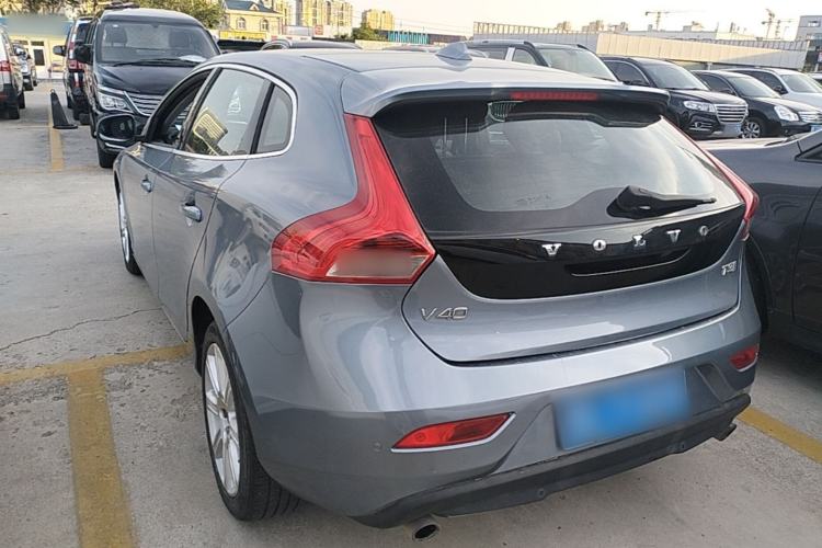 Used Volvo V40 2017 T3 Zhiya Edition Rear Left 45 Deg