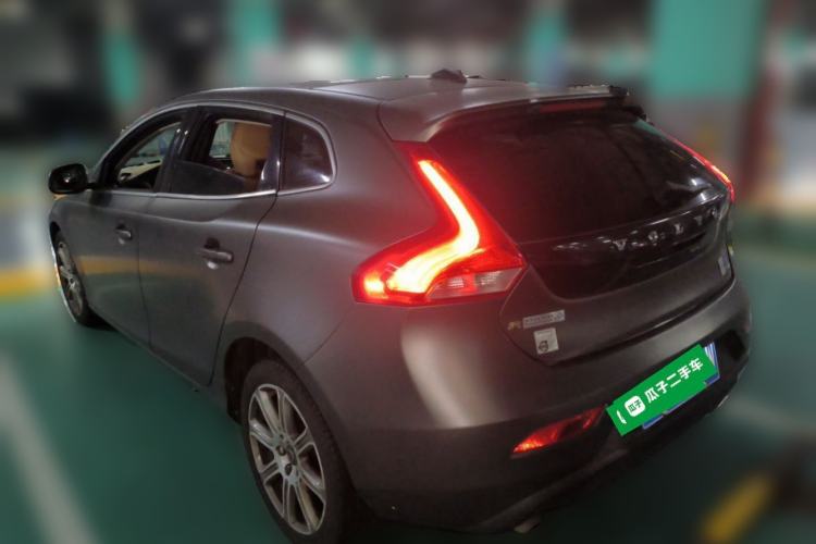Used Volvo V40 2017 T3 Zhiya Edition Rear Left 45 Deg
