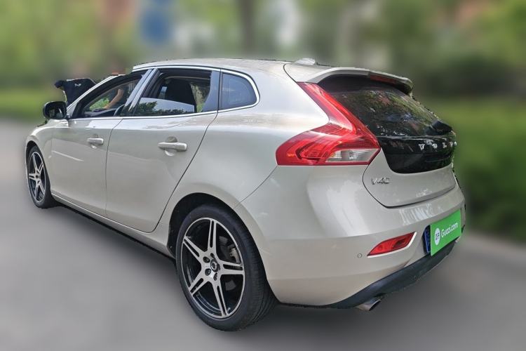 Used Volvo V40 2017 T3 Zhiya Edition Rear Left 45 Deg