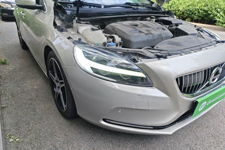 Used Volvo V40 2017 T3 Zhiya Edition Right Front Headlight
