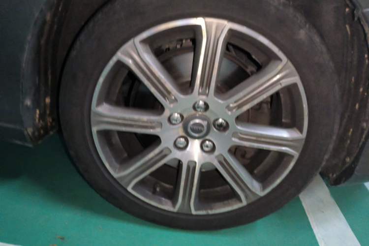 Used Volvo V40 2017 T3 Zhiya Edition Right Front Wheel Hub