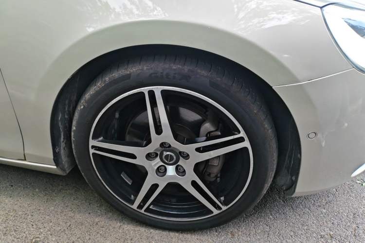Used Volvo V40 2017 T3 Zhiya Edition Right Front Wheel Hub