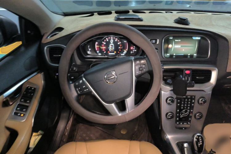 Used Volvo V40 2017 T3 Zhiya Edition Steering Wheel