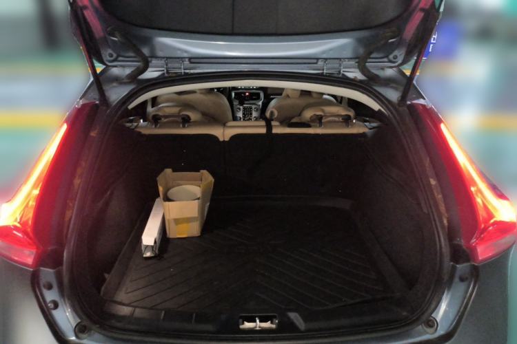 Used Volvo V40 2017 T3 Zhiya Edition Trunk