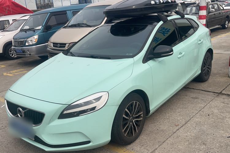 Used Volvo V40 2017 T3 Zhiyi Edition Guazi used car, China used car export, Used car for sale, Used Volvo cars, Cheapest cars for sale