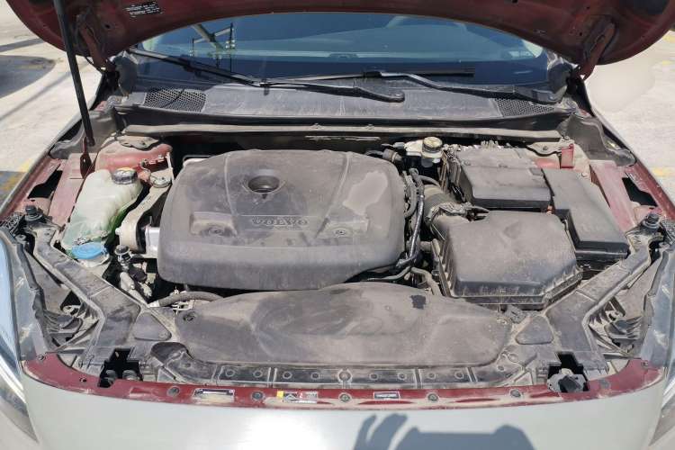 Used Volvo V40 2017 T3 Zhiyi Edition Engine Bay