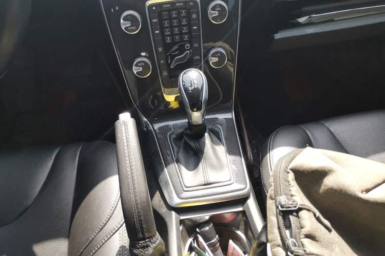 Used Volvo V40 2017 T3 Zhiyi Edition Gear Lever