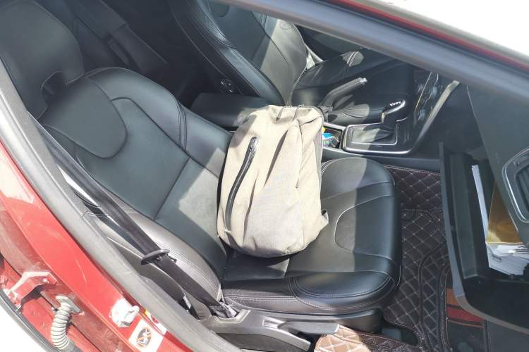 Used Volvo V40 2017 T3 Zhiyi Edition Right Front Seat