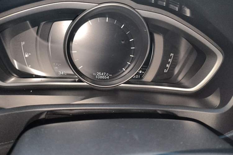 Used Volvo V40 2017 T3 Zhiya Edition Odometer Close Up