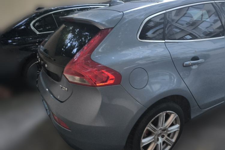 Used Volvo V40 2017 T3 Zhiya Edition Rear Left 45 Deg