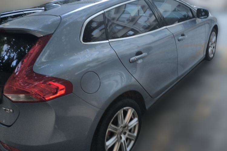 Used Volvo V40 2017 T3 Zhiya Edition Rear Right 45 Deg