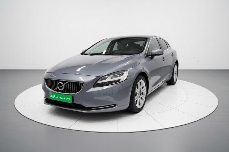 Ojetý Volvo V40 2017 T3 Zhiya Edition Guazi used car, China used car export, Used car for sale, Used cars, Cheapest cars for sale