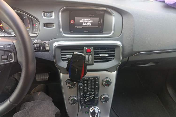 Used Volvo V40 2017 T3 Zhiya Edition Audio And AC Panel