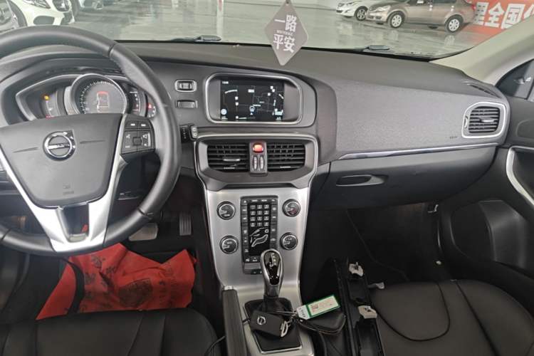 Used Volvo V40 2017 T3 Zhiya Edition Audio And AC Panel