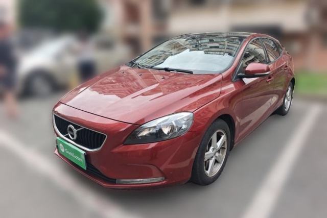 Used Volvo V40 2017 T3 Smart Edition