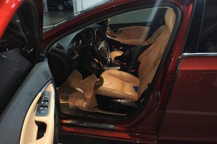Used Volvo V40 2017 T3 Zhiya Edition Driver Seat