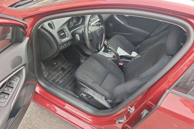 Used Volvo V40 2017 T3 Smart Edition Driver Seat