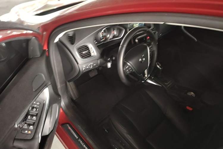 Used Volvo V40 2017 T3 Zhiyi Edition Driver Seat