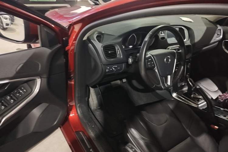 Used Volvo V40 2017 T3 Zhiyi Edition Driver Seat
