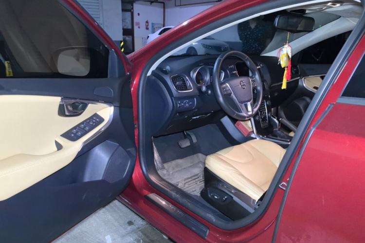 Used Volvo V40 2017 T3 Zhiyi Edition Driver Seat
