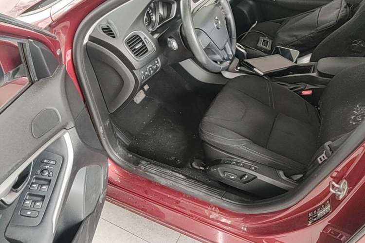 Used Volvo V40 2017 T3 Smart Edition Driver Seat