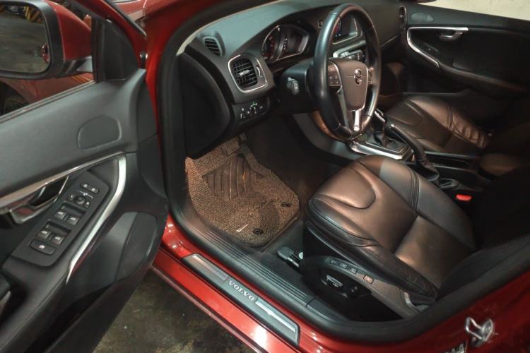 Used Volvo V40 2017 T3 Zhiyi Edition Driver Seat