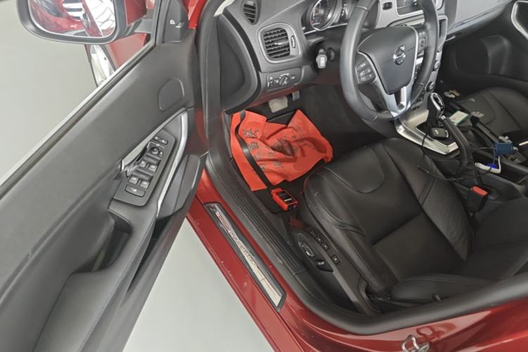Used Volvo V40 2017 T3 Zhiya Edition Driver Seat