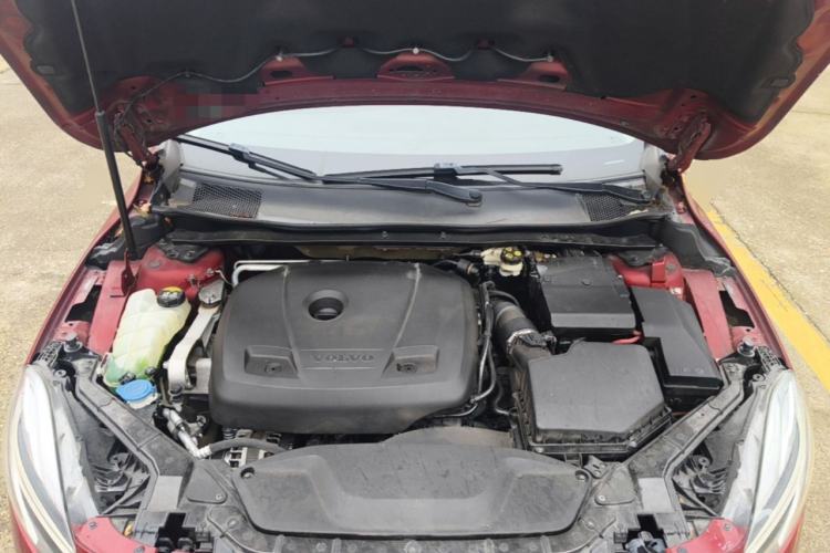 Used Volvo V40 2017 T3 Zhiyi Edition Engine Bay